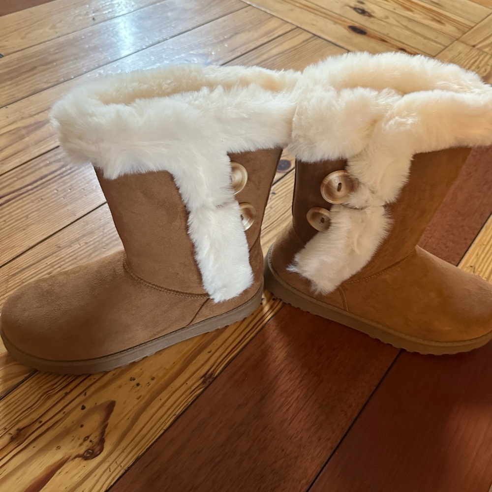 Cozy Tan  womans Boots with Faux Fur Lining